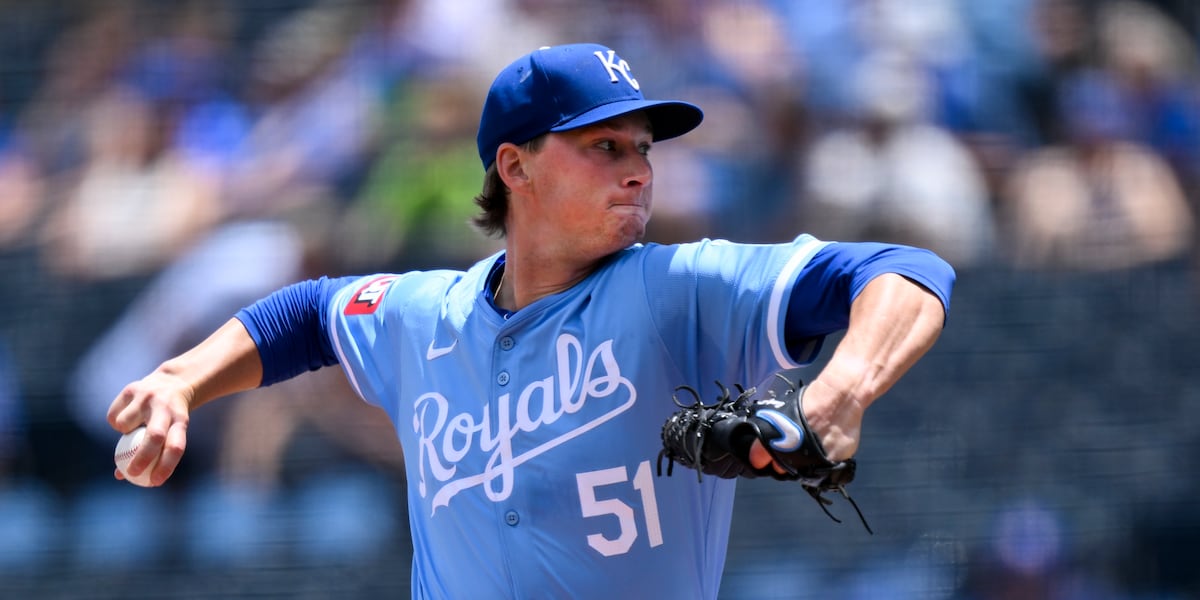 Royals trade Brady Singer to Reds for infielder, outfielder