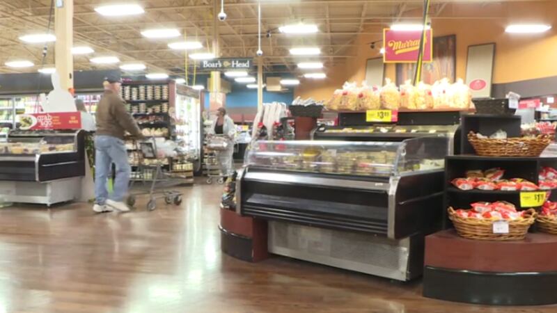 Dillons and kroger recommend masks to shoppers