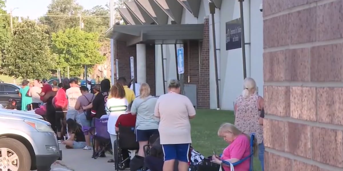 EBT payment issues cause hours-long waits at Wichita DCF office