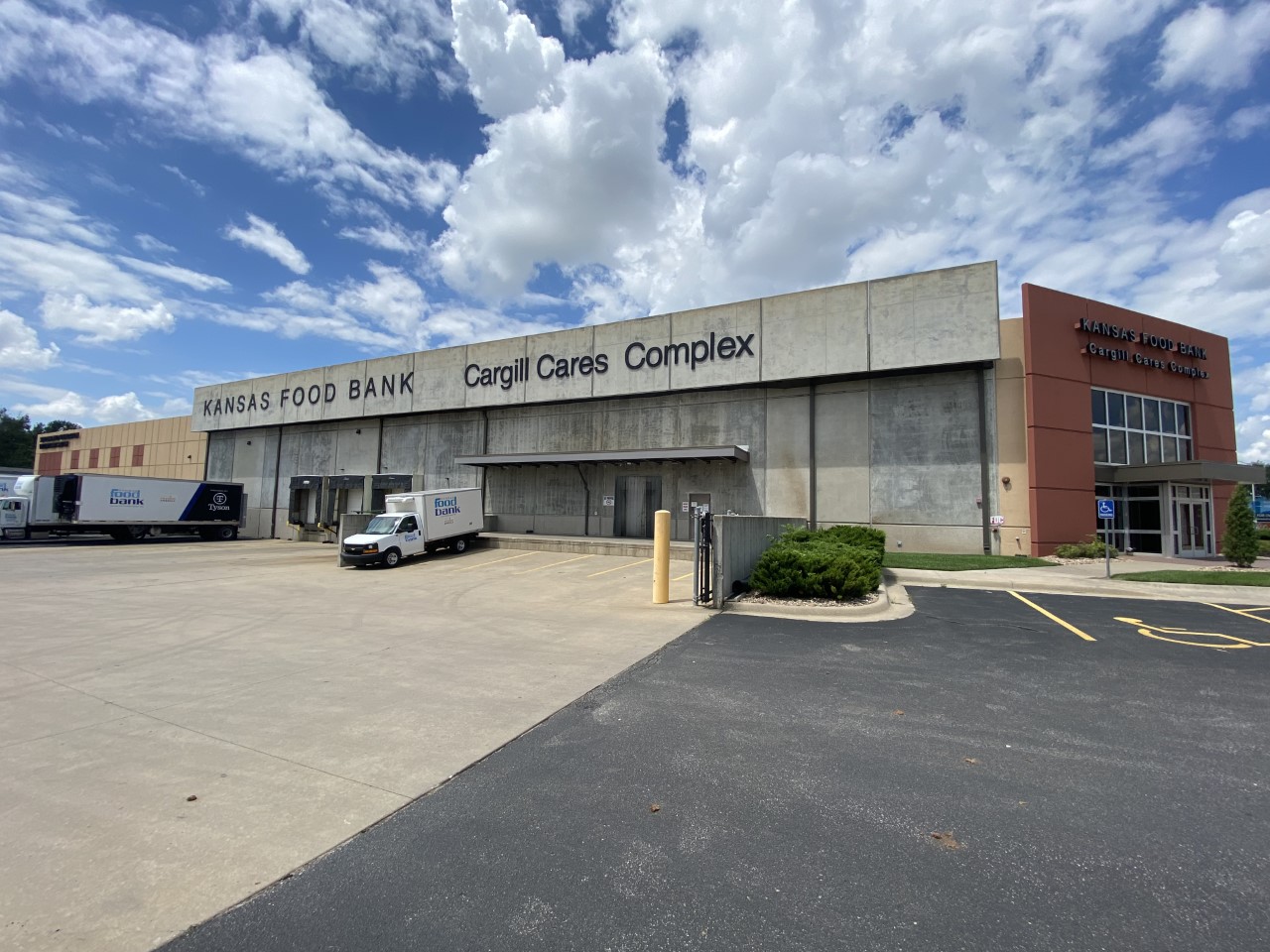 Kansas Food Bank celebrates 40 years of service Kansas Food Bank celebrates 40 years of service