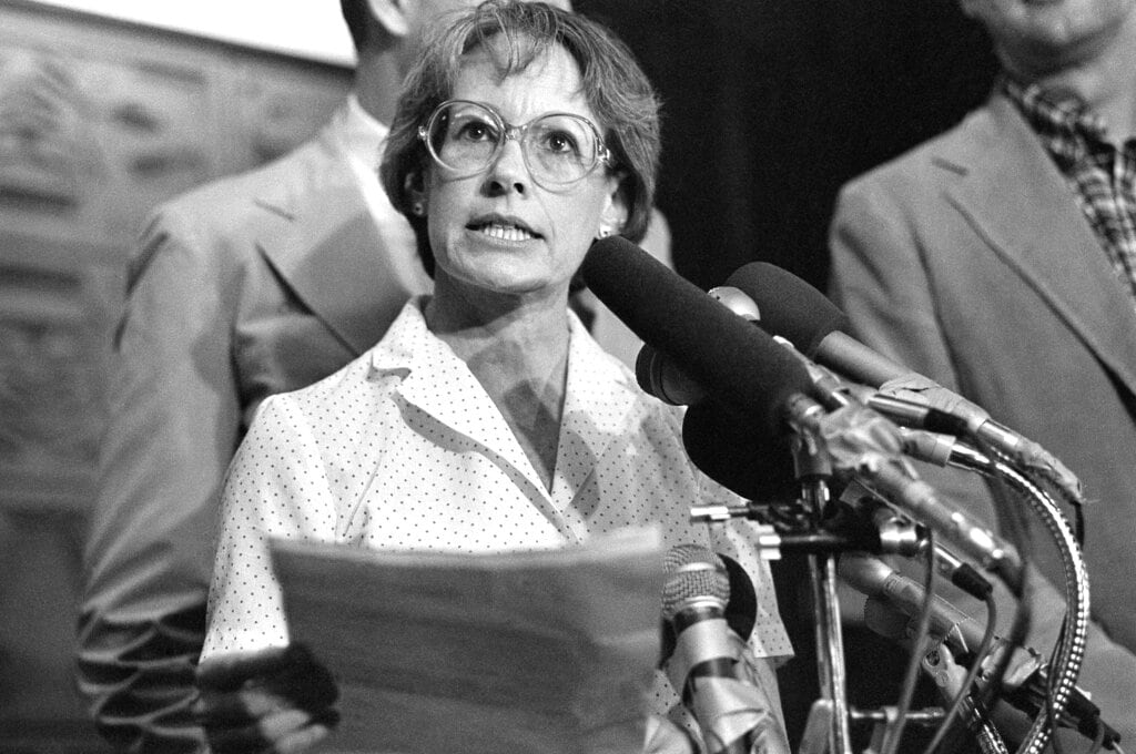 Nancy Kassebaum , first woman to represent Kansas in U . S . Senate , dies at 94