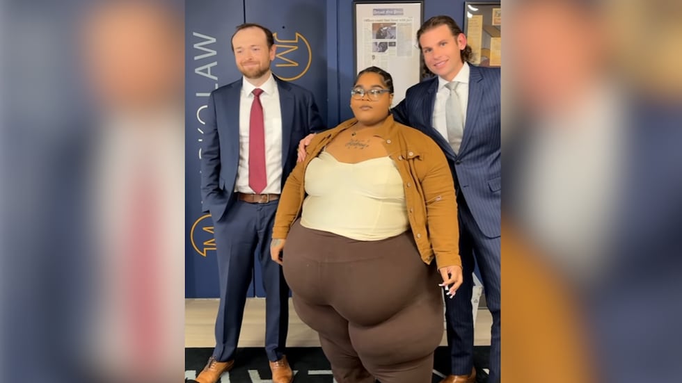 489 pound rapper suing Lyft after driver denies her ride 489 pound rapper suing Lyft after driver denies her ride