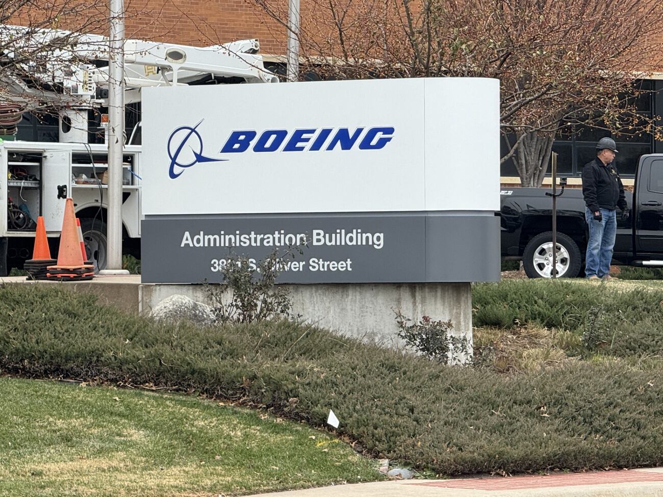 Boing Sign Boeing signs replace Spirit logos as acquisition nears completion